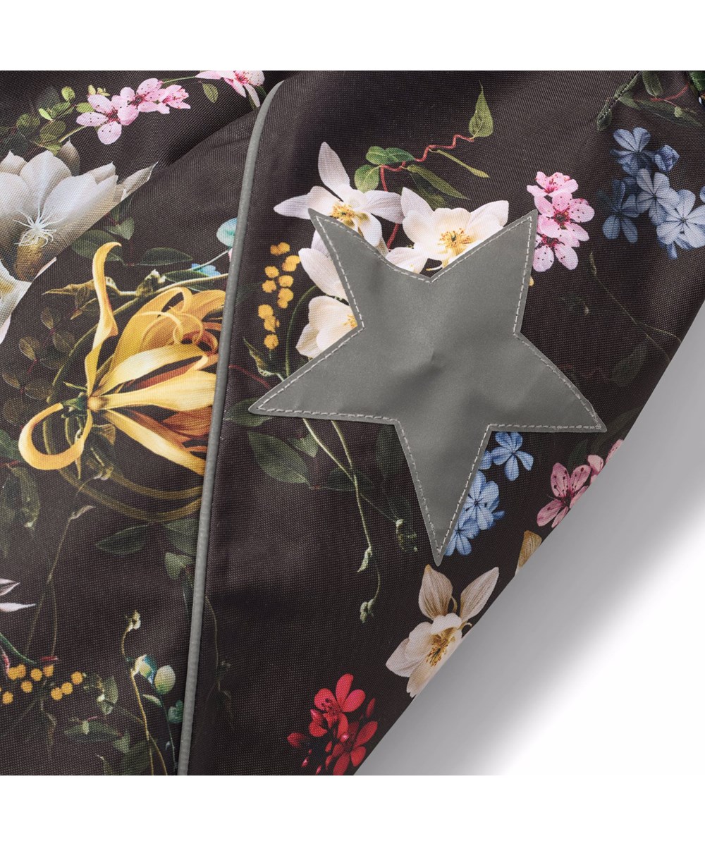 Hopla Fur - Paisley Flowers - Zwarte wind- en waterdichte winterjas voor kinderen gemaakt van gerecycled polyester met een print van kleurrijke bloemen en gevoerd met 3M™ Thinsulate™.