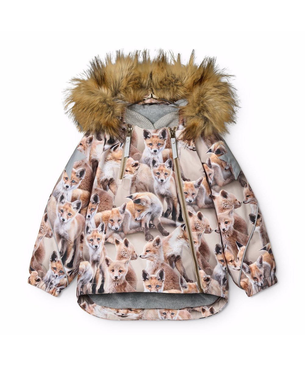 Hopla Fur - Playing Foxes - Wind- en waterdichte winterjas voor kinderen gemaakt van gerecycled polyester met een print van speelse vosjes in bruine tinten en gevoerd met 3M™ Thinsulate™.