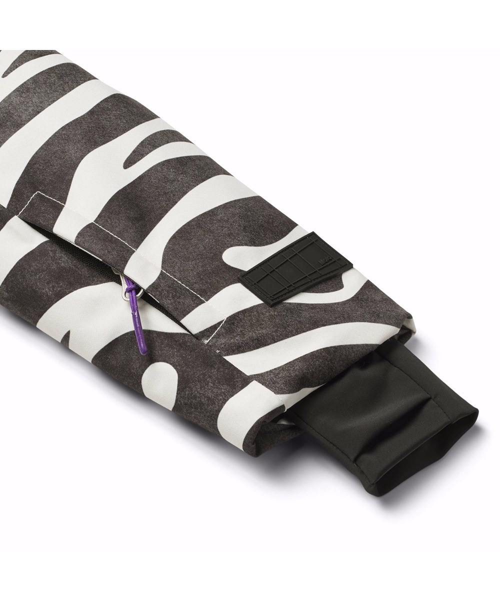 Pearson - Zebra - Wind- en waterdichte ski-jas voor kinderen van gerecycled polyester met zebra strepen.