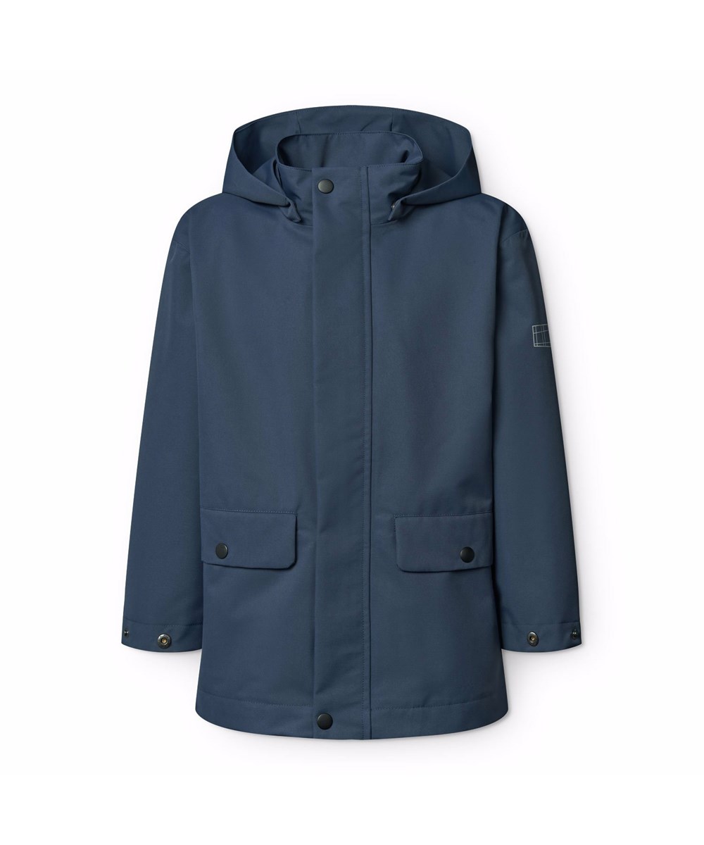 Windy - Mood Blue - Donkerblauwe wind- en waterdichte regenjas voor kinderen van gerecycled polyester met een afneembare capuchon.