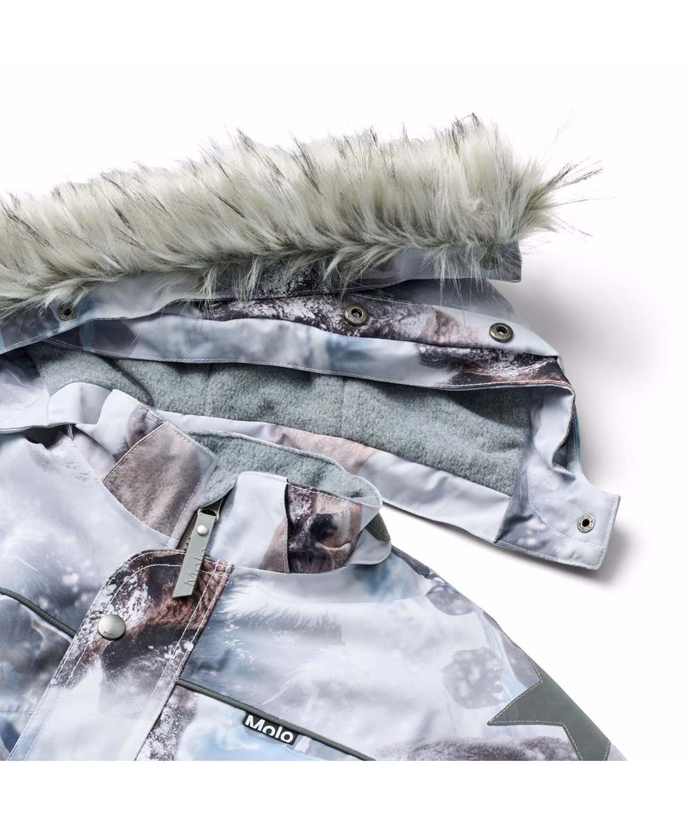Polaris Fur - Bison - Wind- en waterdichte skipak voor een koude winter of skivakantie met een print van bizons gemaakt van gerecycled polyester en gevoerd met 3M™ Thinsulate™.