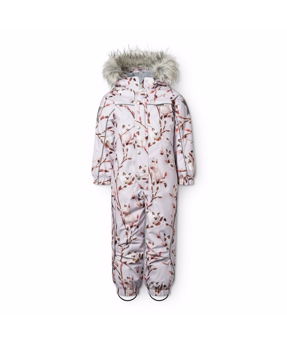 Polaris Fur - Willow Kitten - Wind- en waterdichte skipak voor een koude winter of skivakantie met een print van prachtige wilgentakken en een wit katje voor een gemaakt van gerecycled polyester en gevoerd met 3M™ Thinsulate™.