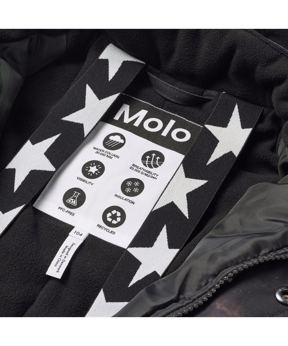 Polaris - Infinity - Skipak voor kinderen van gerecycled polyester met een print van planeten en de prachtige kleuren in het heelal.