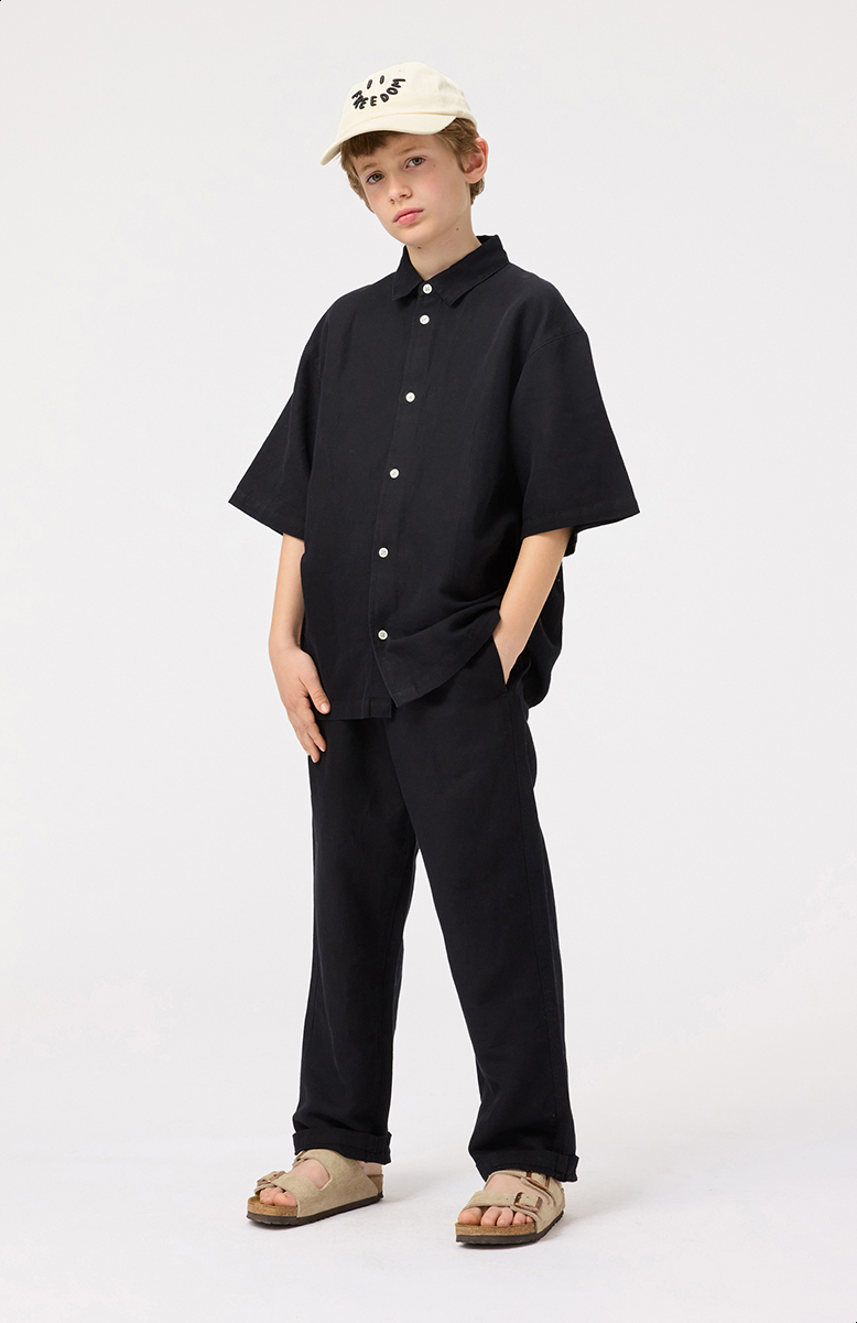 Richie - Black - Oversized black linen shirt with wide t