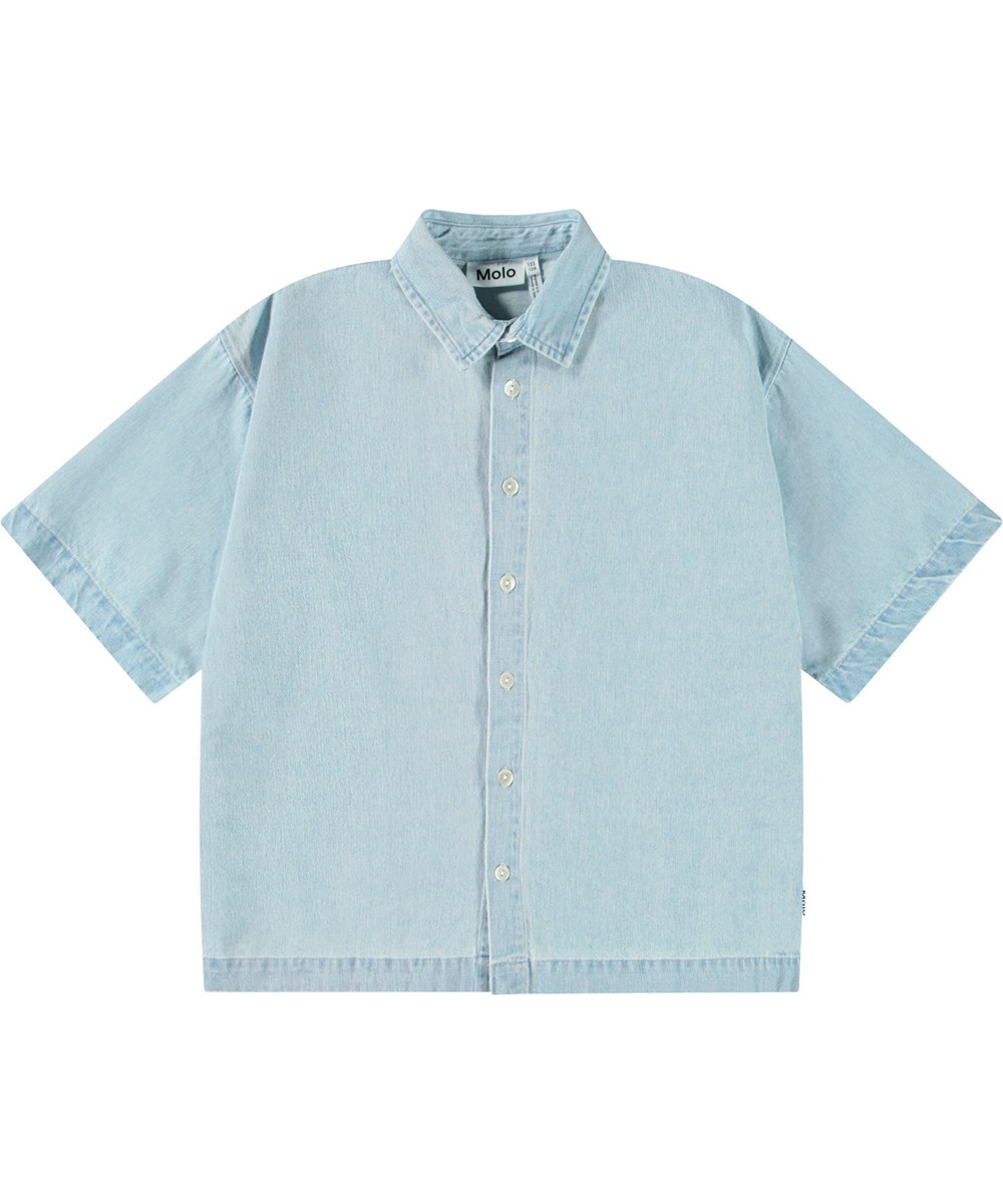 Richie - Misty Denim - Light blue denim shirt with print for children in soft organic cotton with wide t-shirt sleeves, classic shirt collar, and button fastening on the front.