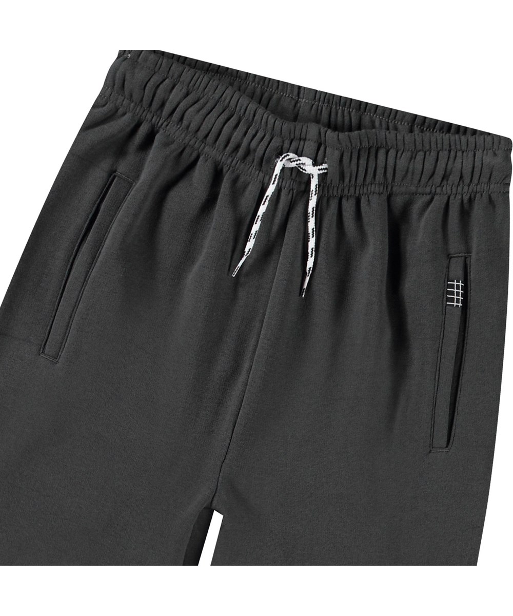 Addo - Unexplored - Grey basketball shorts in organic cotton for children.