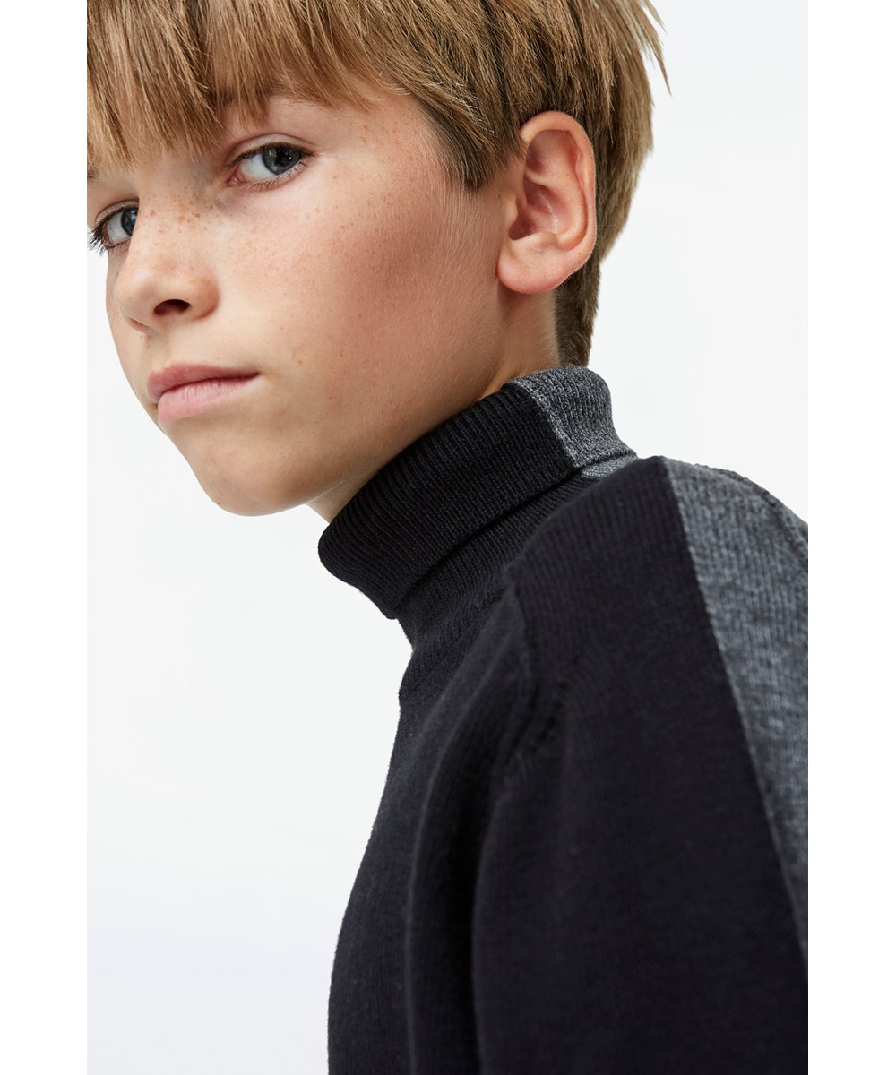 Birger - Duo - Knit roll-neck in grey and black