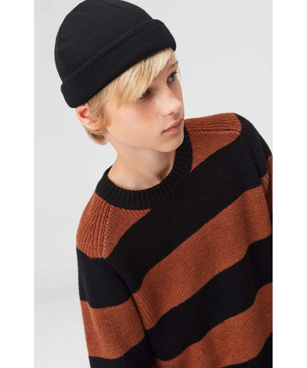 Bosse - Iron Stripe - Brown and black striped organic knit