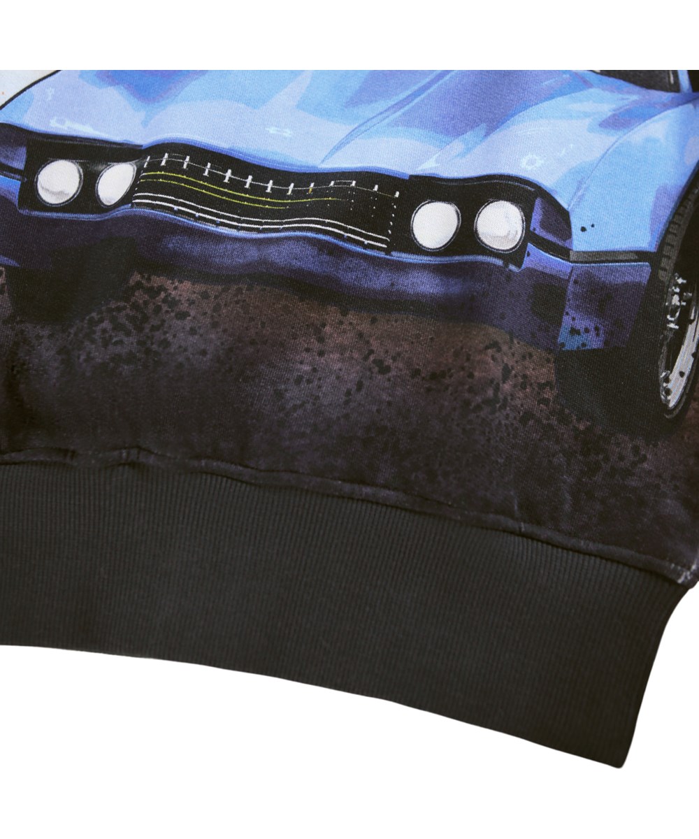 Mattis - Car Blue - Blue sweatshirt for children made of soft organic cotton with a print of a race car.