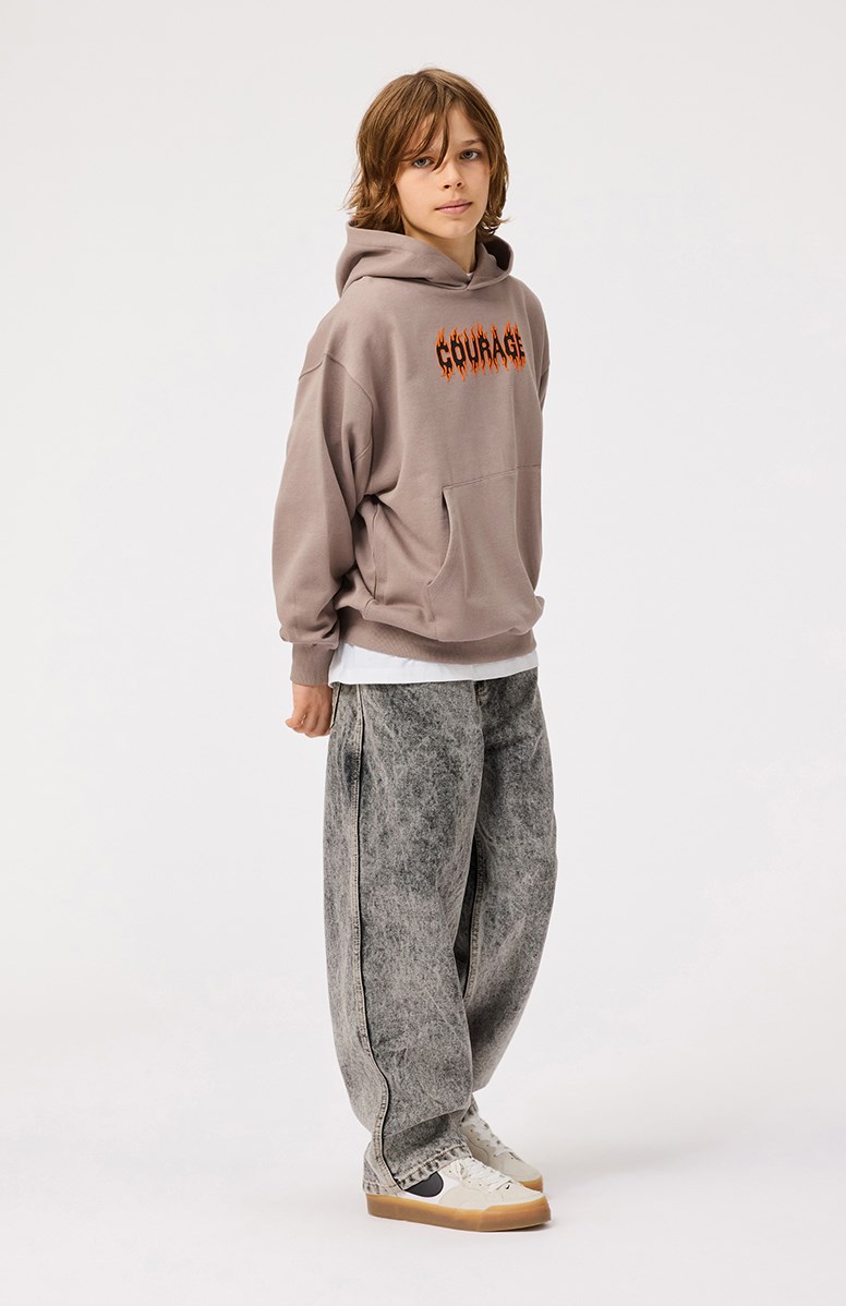 Maxx - Cinder Rock - Light brown oversized hoodie for children in soft organic cotton with pouch pocket and ribbed edges.