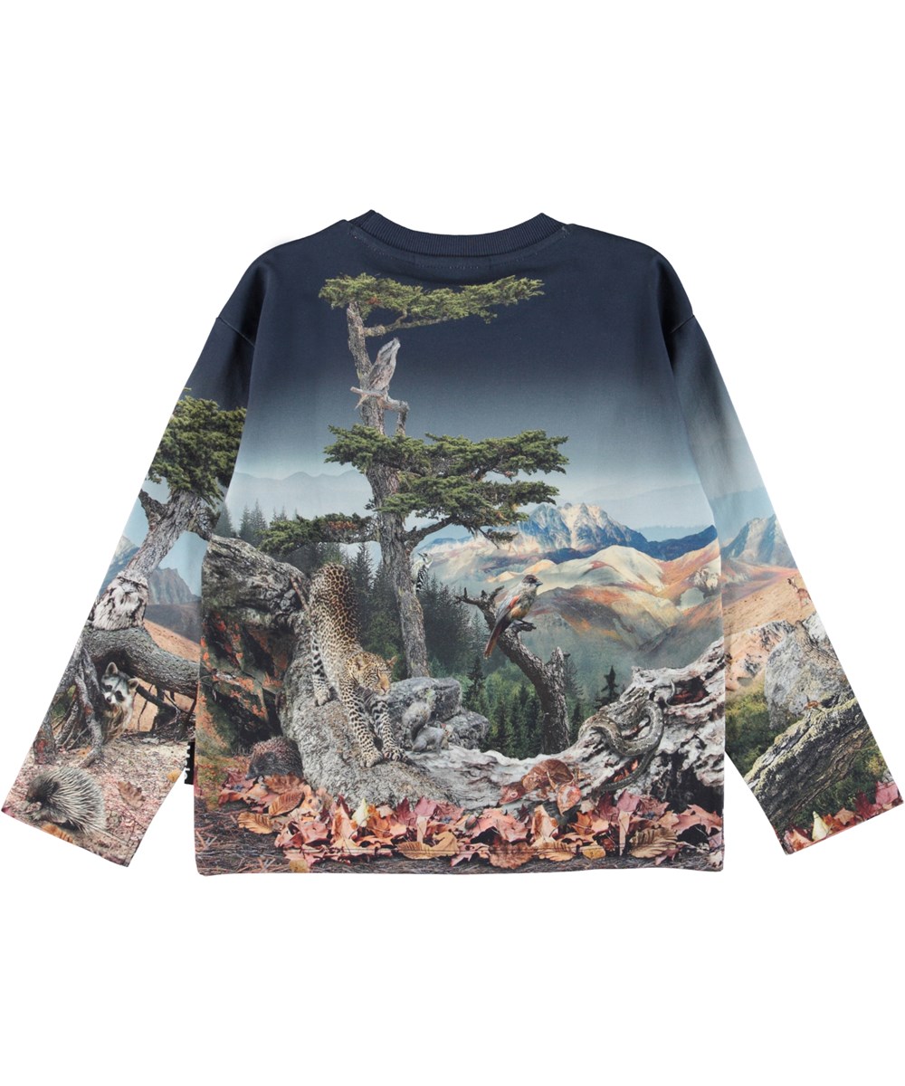Mountoo - One With Nature - Top with a print of nature and animals