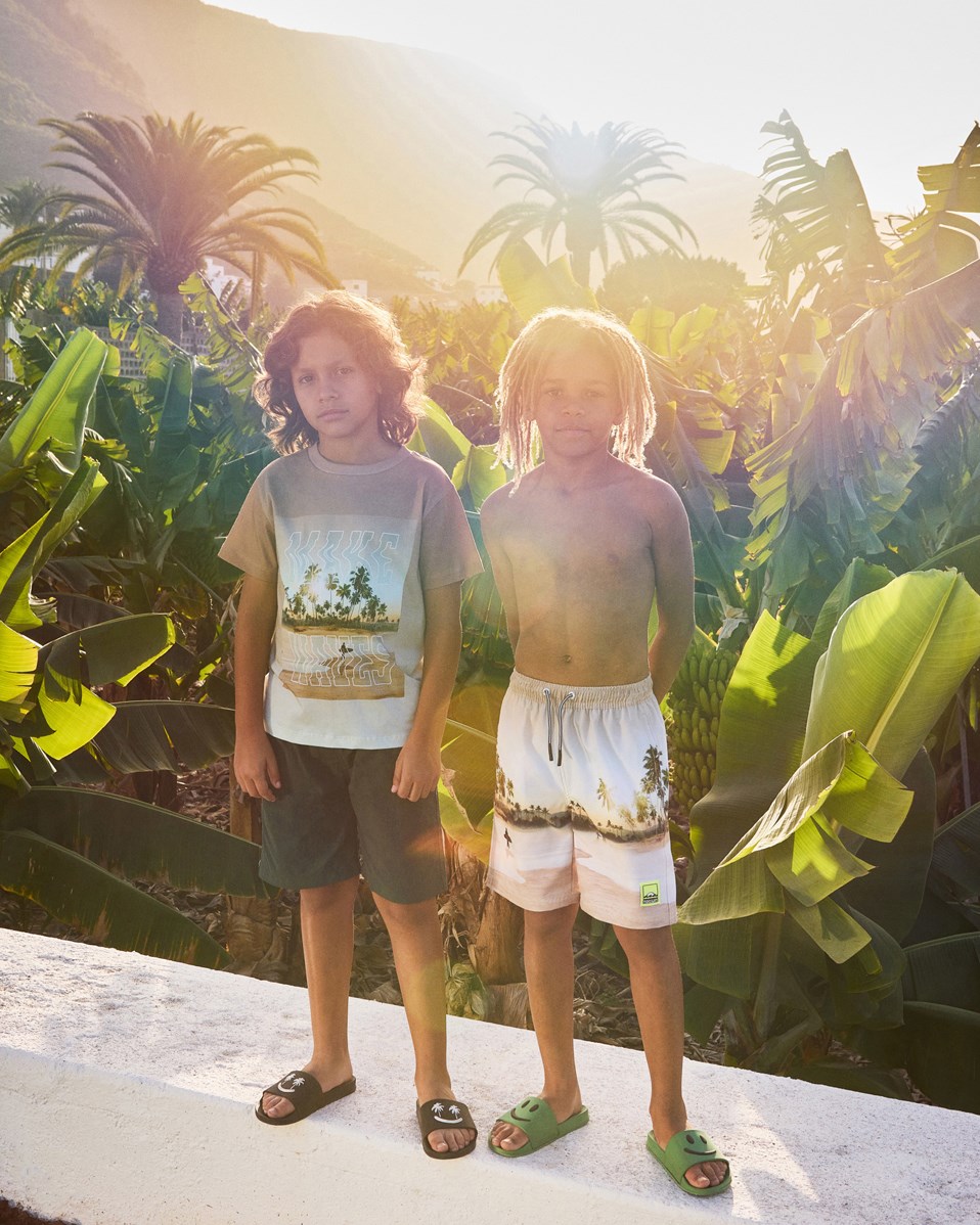 Rame - Waves - Brown and light green T-shirt for children in organic cotton with short sleeves and ribbed neckline.