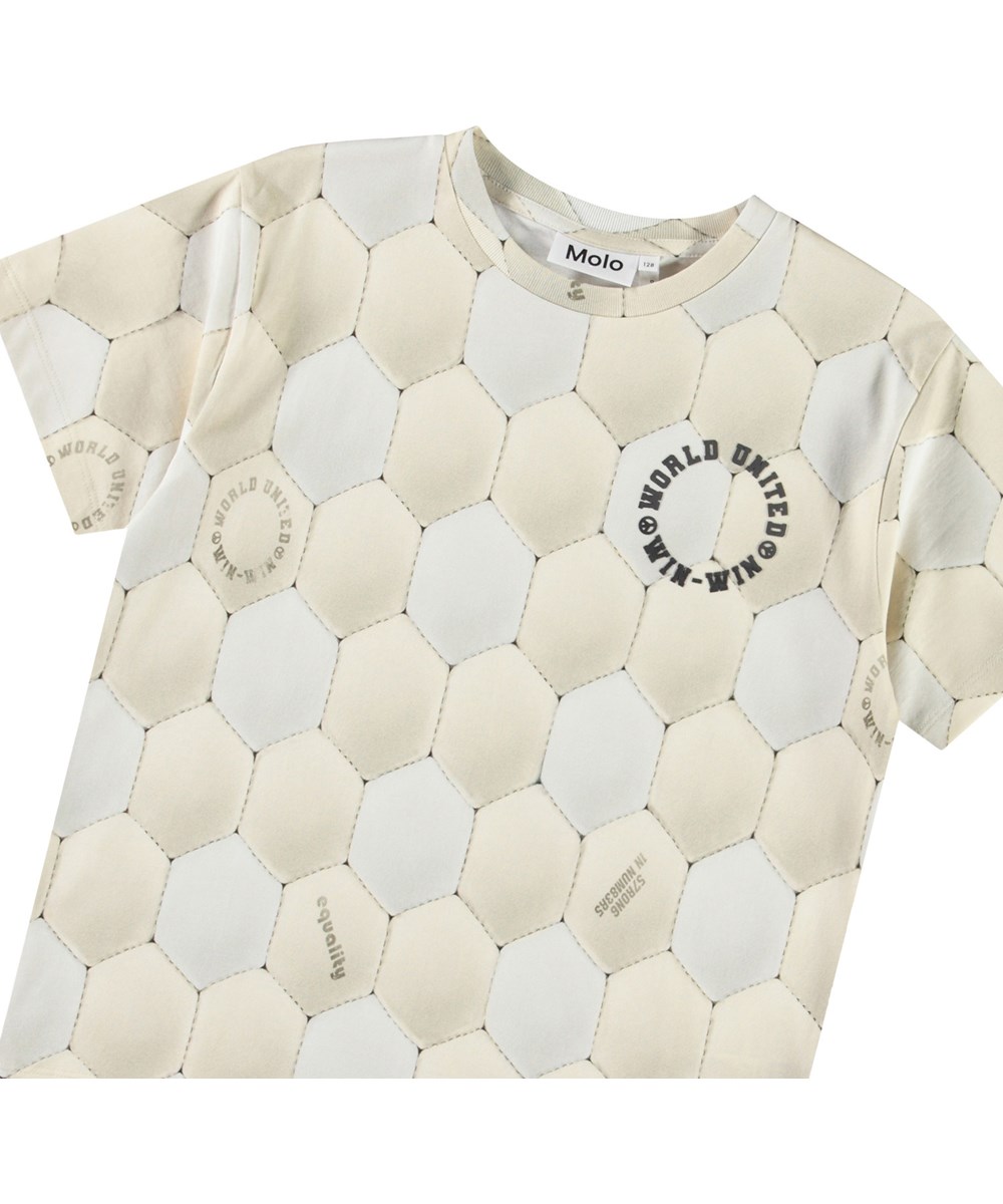 Riley - Football Calm - Beige and light grey t-shirt with print for children in soft organic cotton with short sleeves and ribbed neckline.
