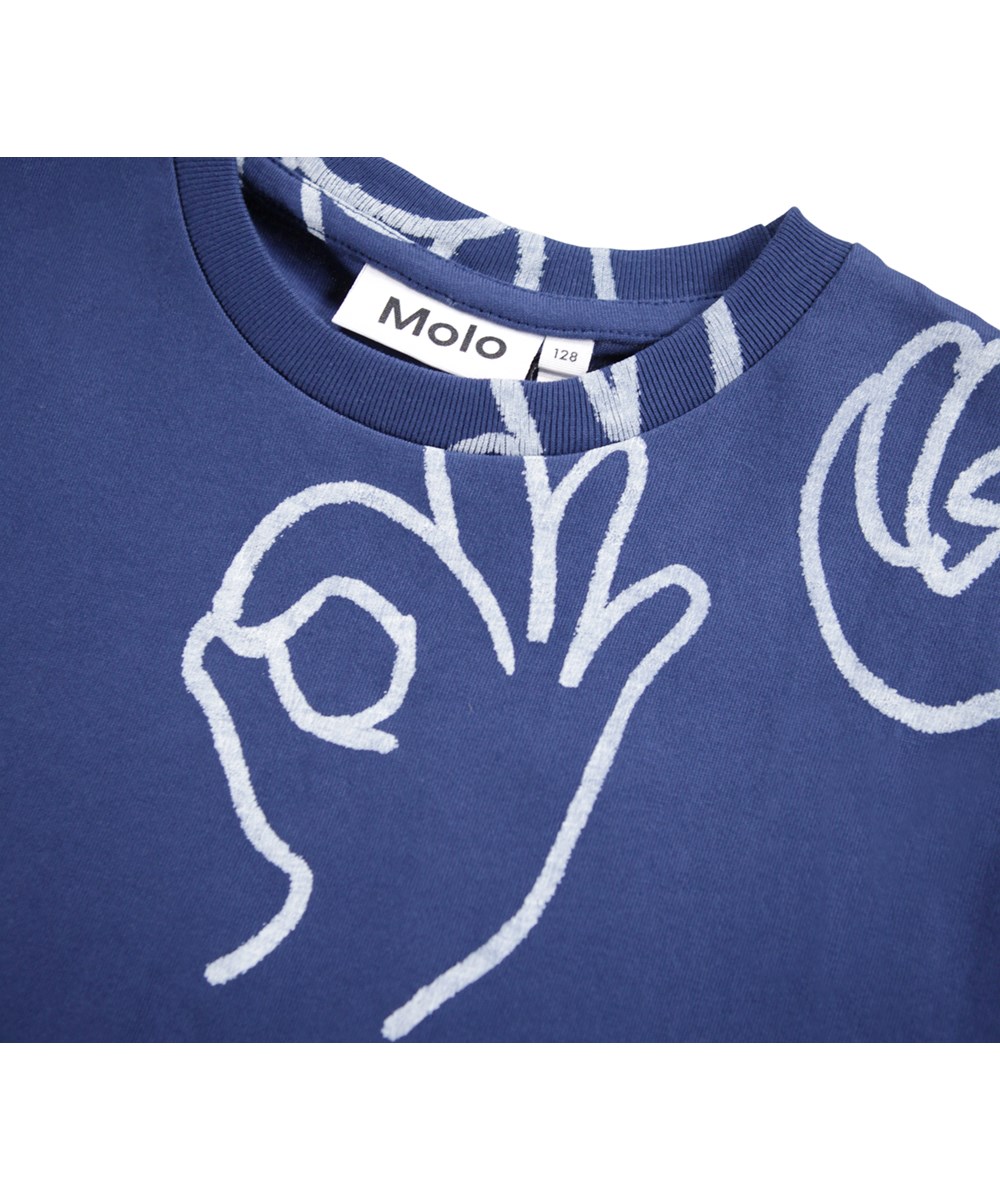 Riley - Handdrawn - Blue T-shirt for children made of soft organic cotton with print, short sleeves and ribbed neckline.
