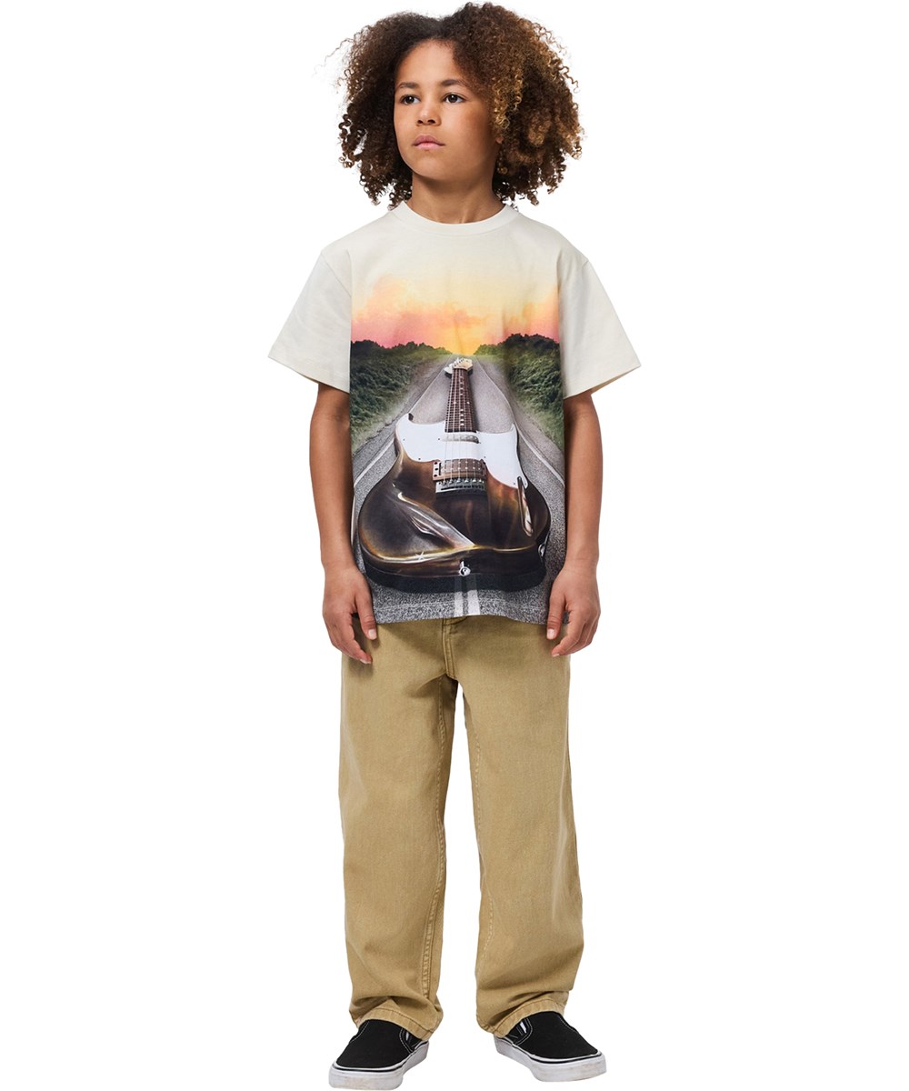Riley - On The Road - Beige T-shirt for children made of organic cotton