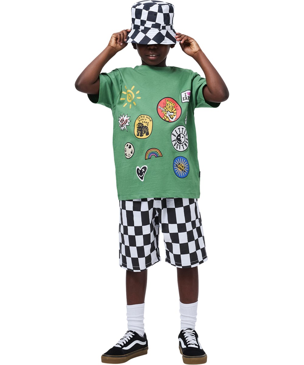 Riley - Patch Batch - Green T-shirt  for children made of organic cotton 