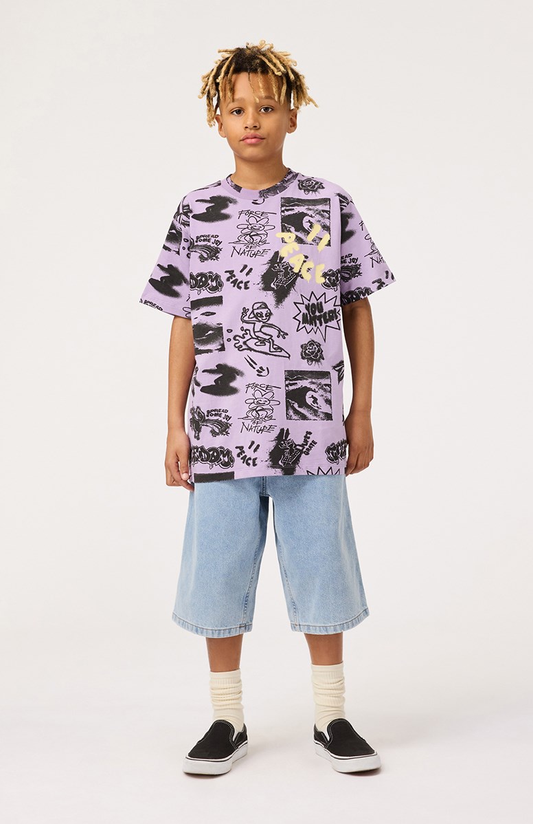 Rodney - Art Mix Purple - Paars t-shirt with print for children in organic cotton with short sleeves and ribbed neckline.