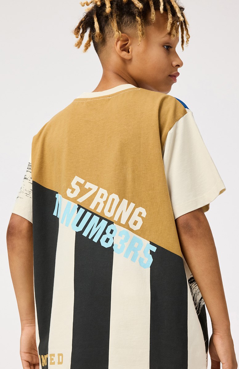 Rodney - Mash Up Neutral - Off-white t-shirt with print for children in organic cotton with short sleeves and ribbed neckline.