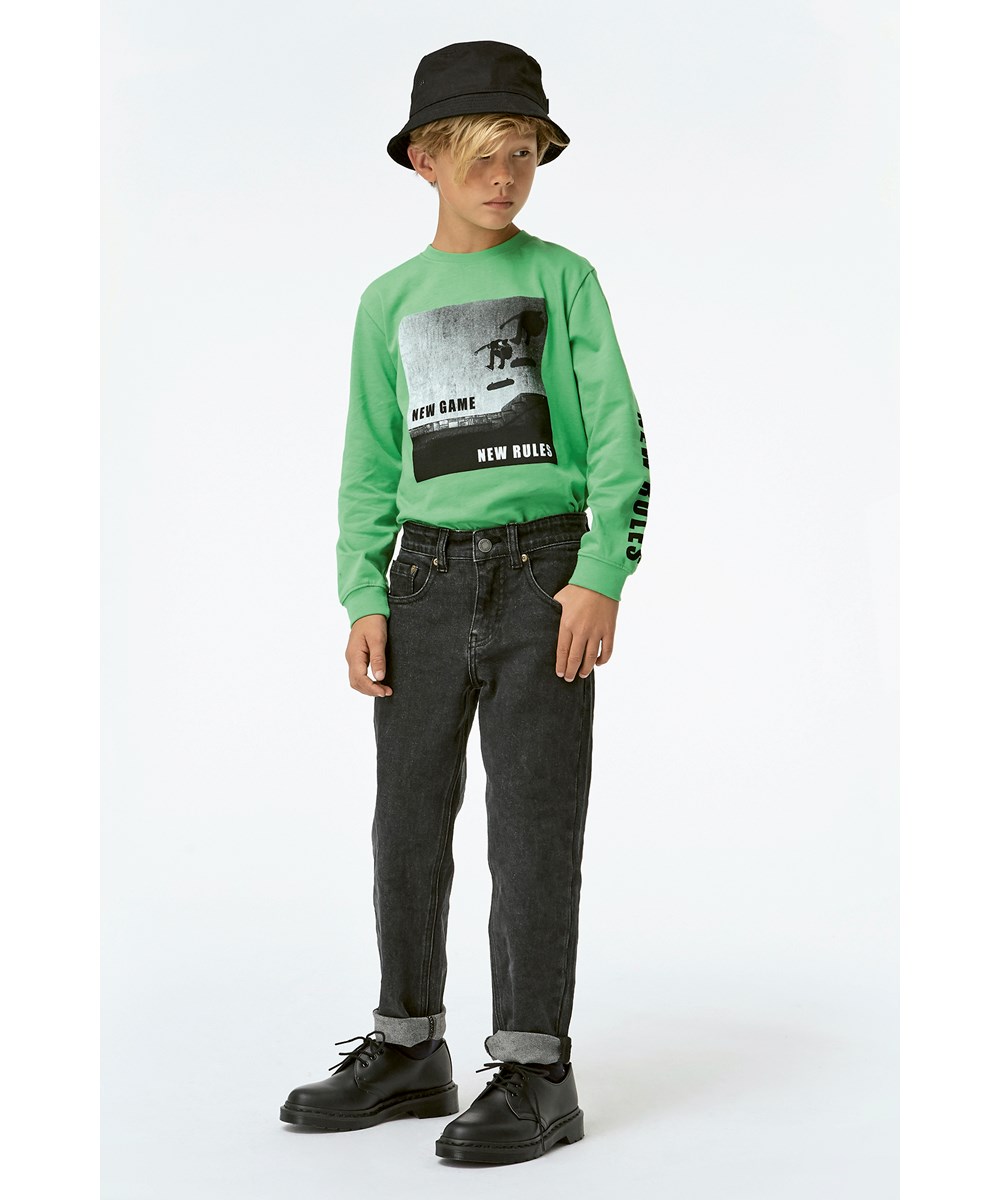 Rogert - Future Green - Green organic top with skater print