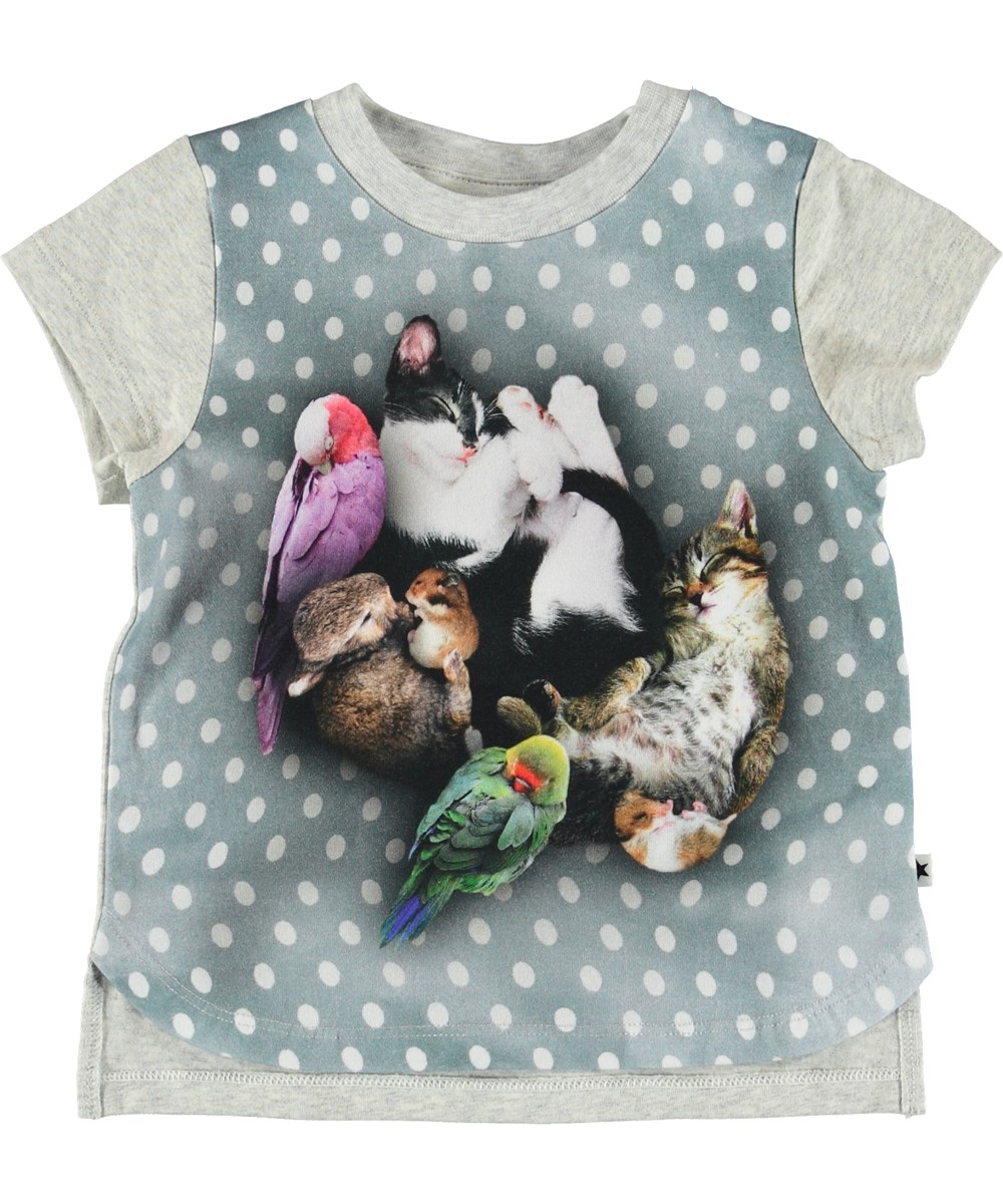 Erin - Sleepy Pets - Baby t-shirt met dieren en stippen.