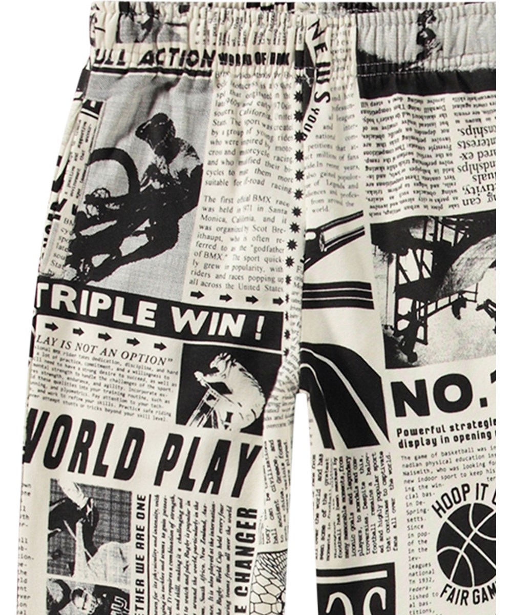 Adan - Sports News - Sort/hvid økologiske sweatpants med collage print