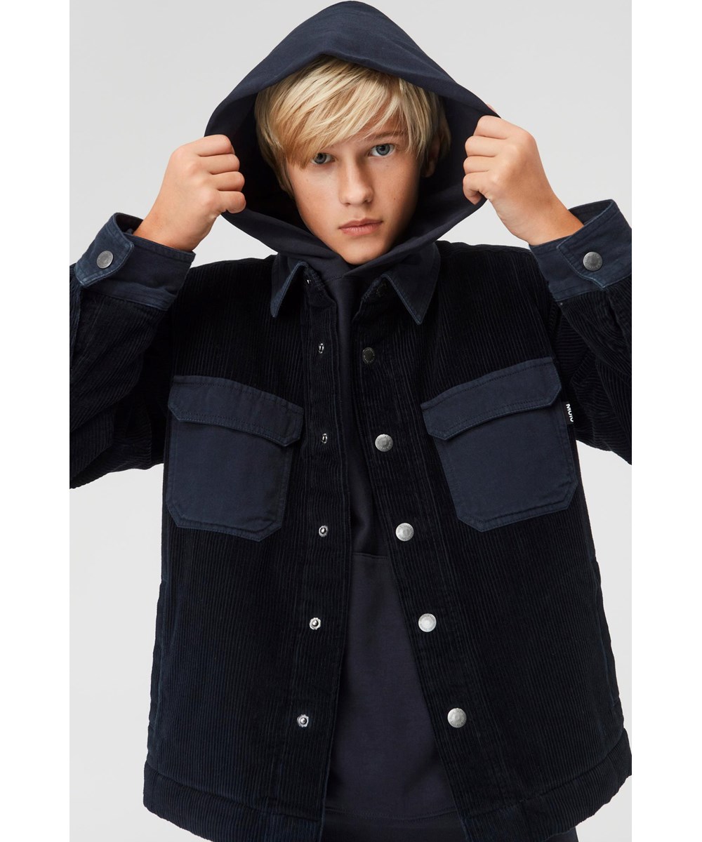 Henley - Dark Navy - Mørkeblå overshirt jakke i fløjl.