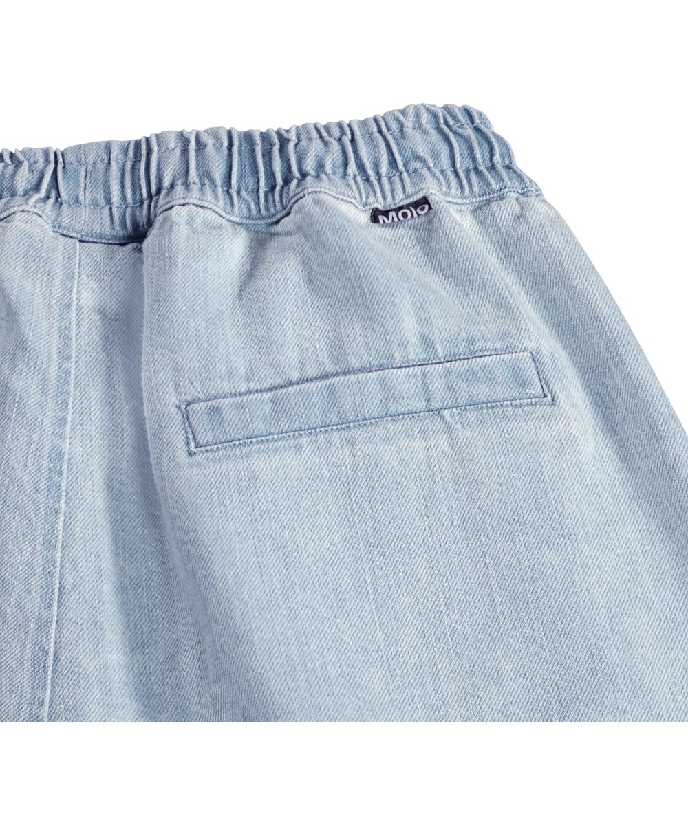 Avart - Misty Denim - Lyseblå knælange denimshorts i økologisk bomuld til børn