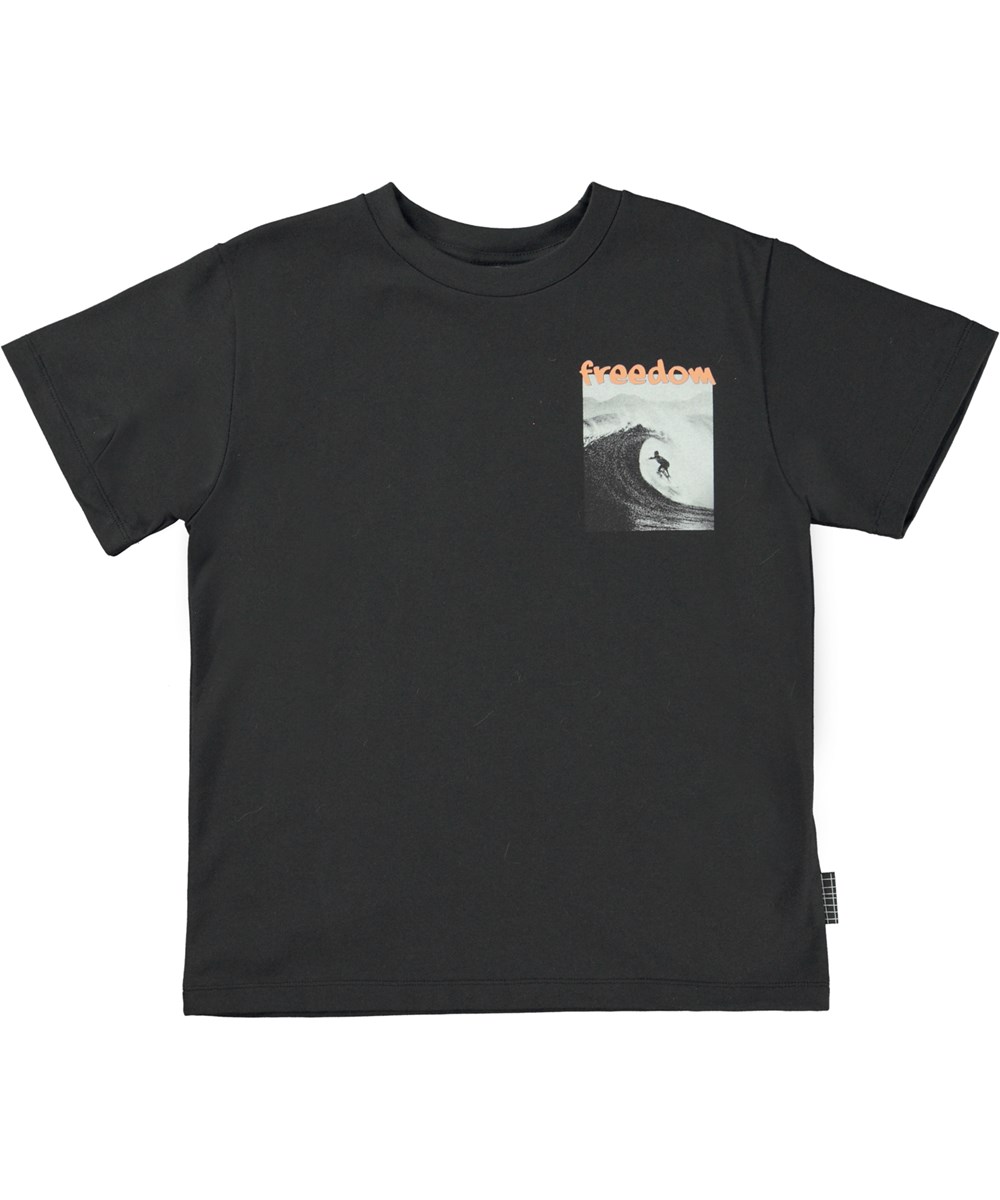 Riley - Freedom Surf - Sort økologisk t-shirt med surfer print