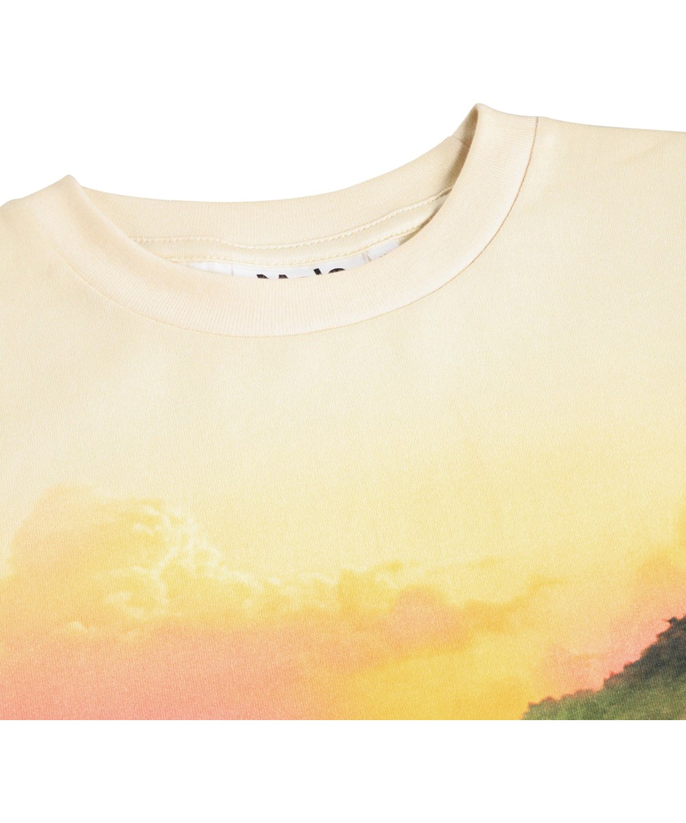 Riley - On The Road - Beige t-shirt i økologisk bomuld til børn