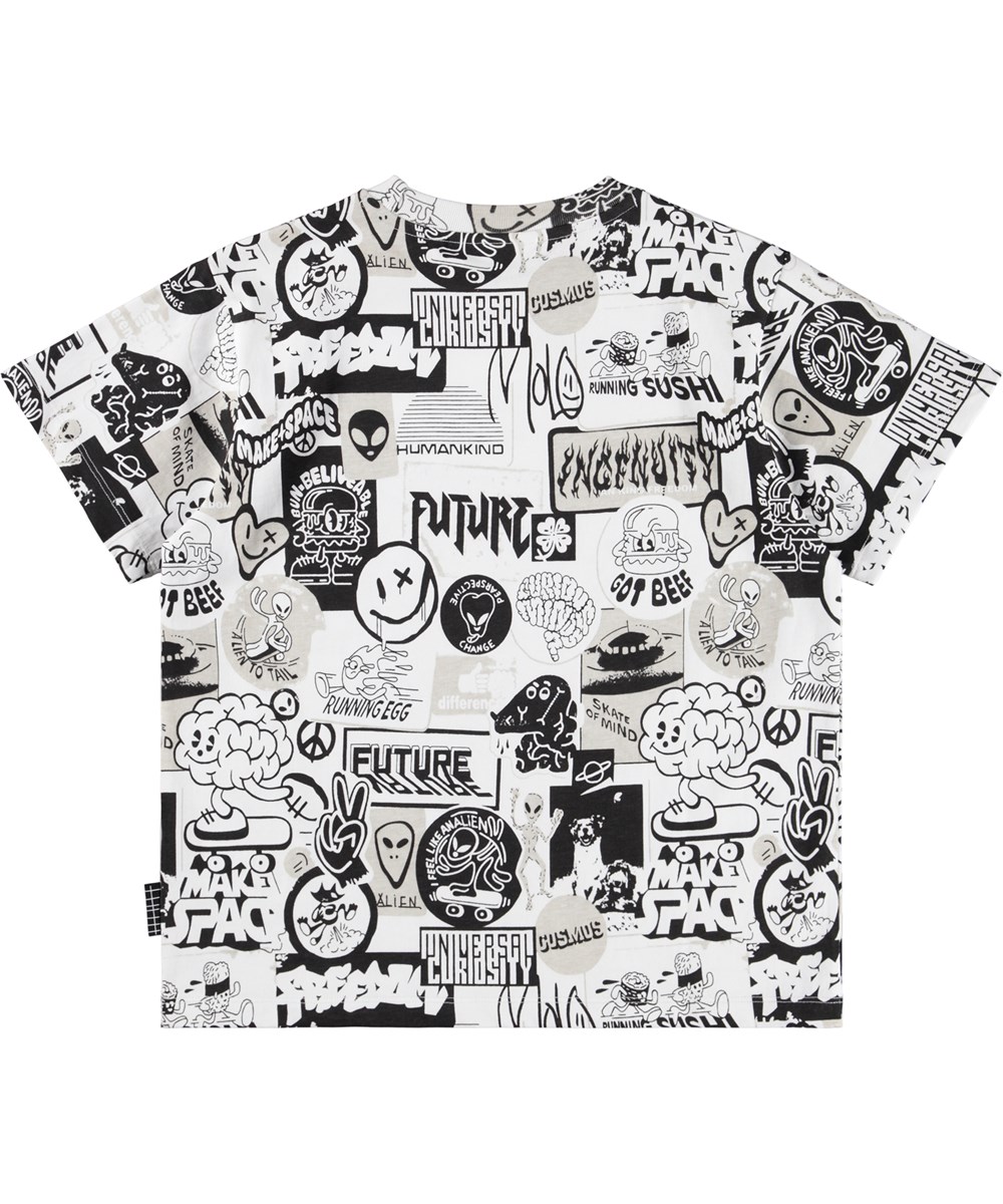 Rodney - Sticker Wall - Hvid oversize t-shirt til børn i blødt økologisk bomuld med korte ærmer og ribkant i halsen.