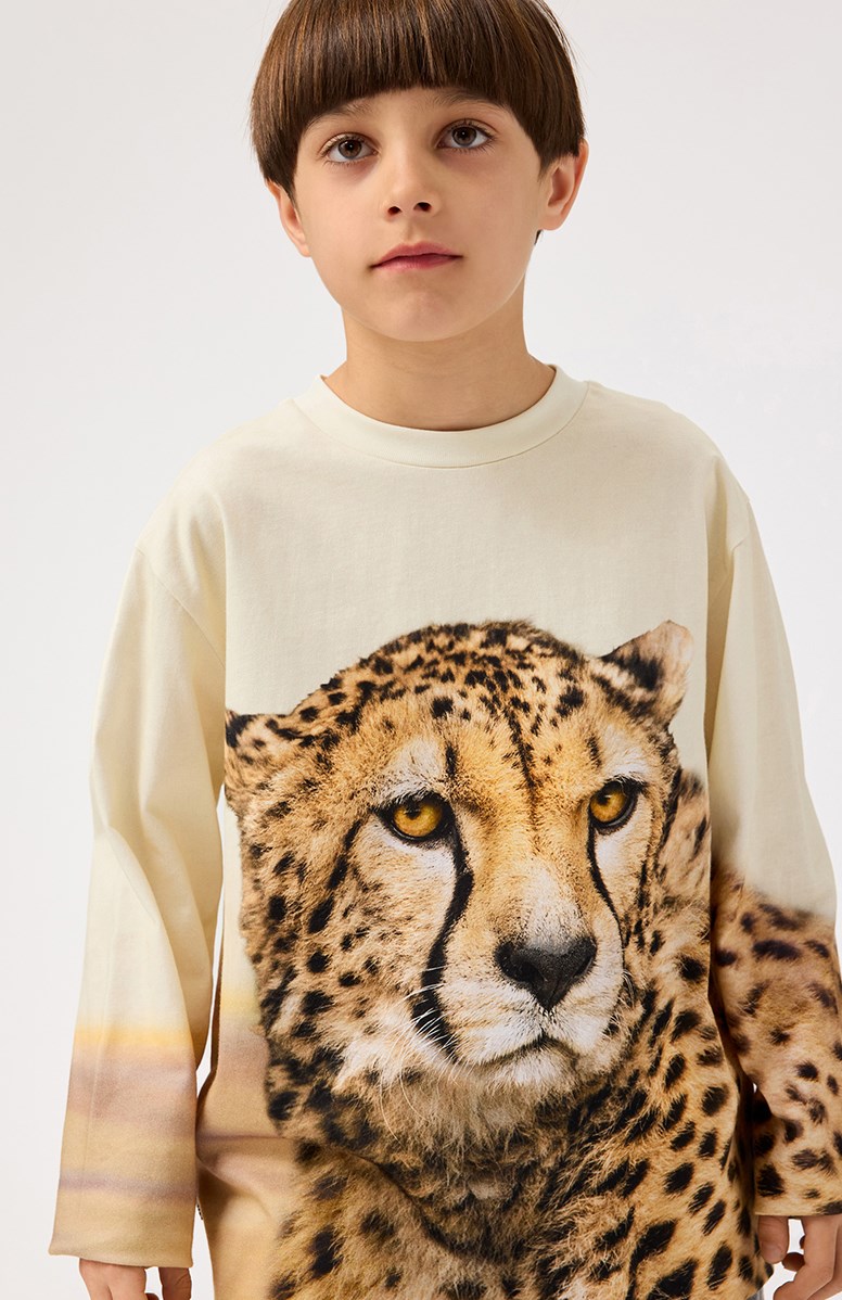 Rollo - Big Cheetah Light - Sweatshirt til børn i blødt økologisk bomuld og ribkant i hals med et print af en gepard.