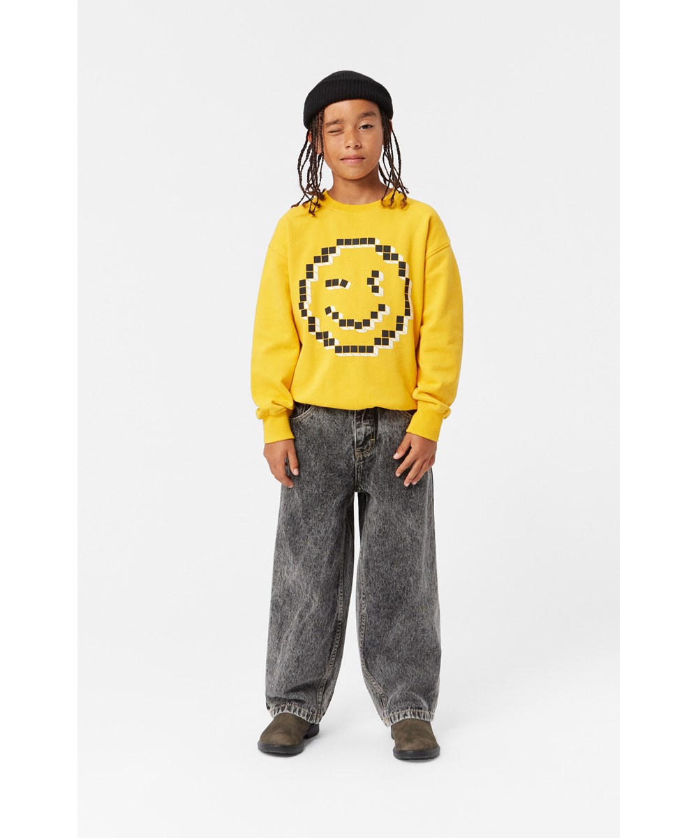 Memphis - Brilliance - Gul økologisk sweatshirt med pixel print