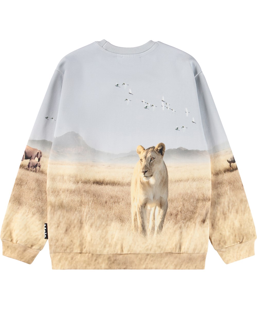 Miksi - Leo Family - Lyseblå sweatshirt til børn i blødt økologisk bomuld med løveprint.