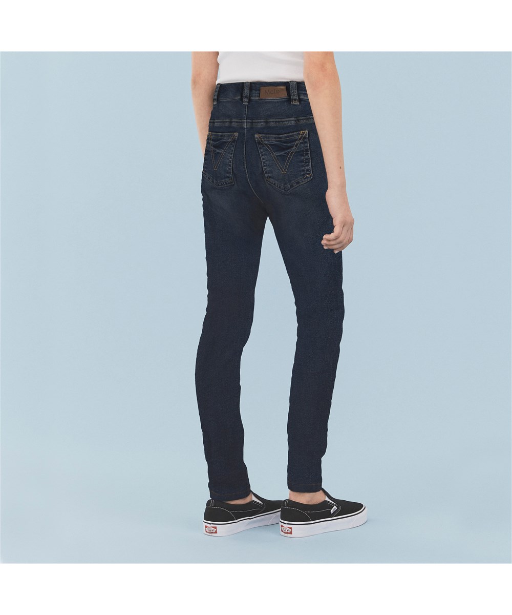 Adele - Grey  Blue Stretch Denim - Mörkblå slim fit jeans. 