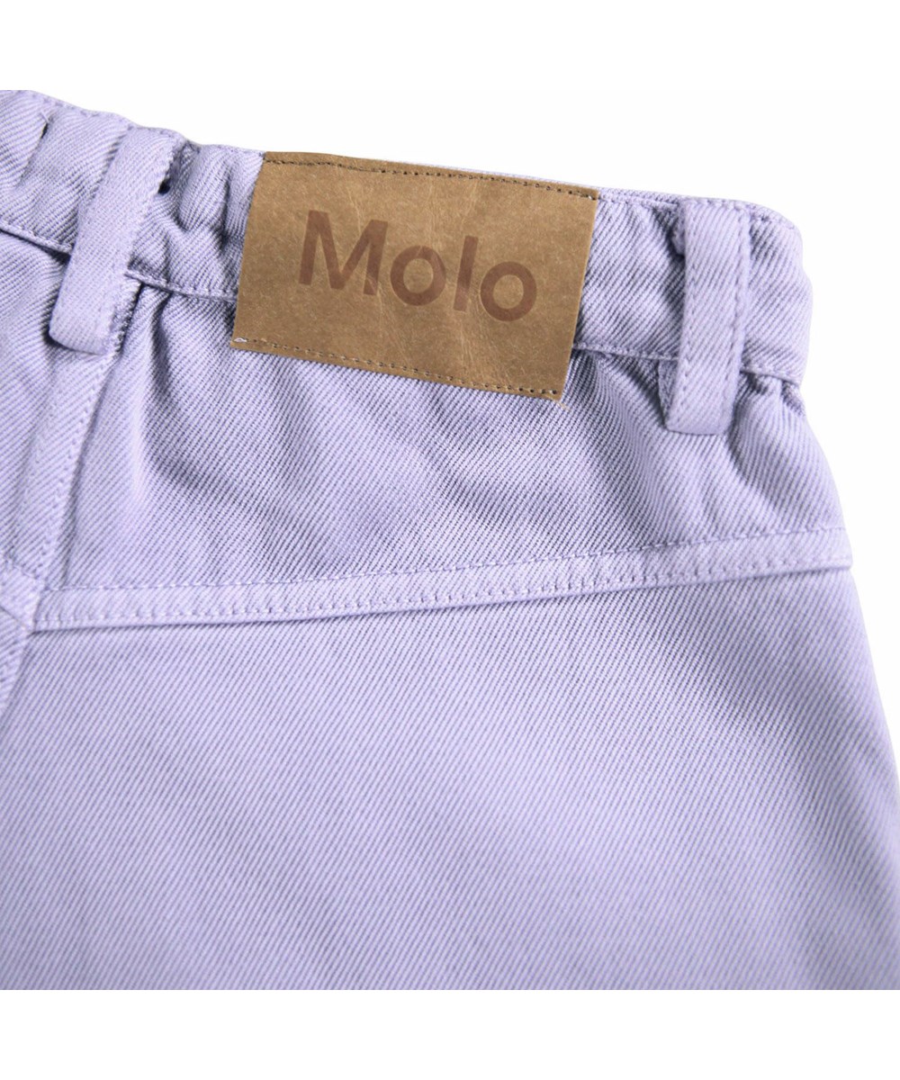 Augustine - Faded Purple - Ljuslila jeans i denim för barn tillverkade av bomull och viskos.