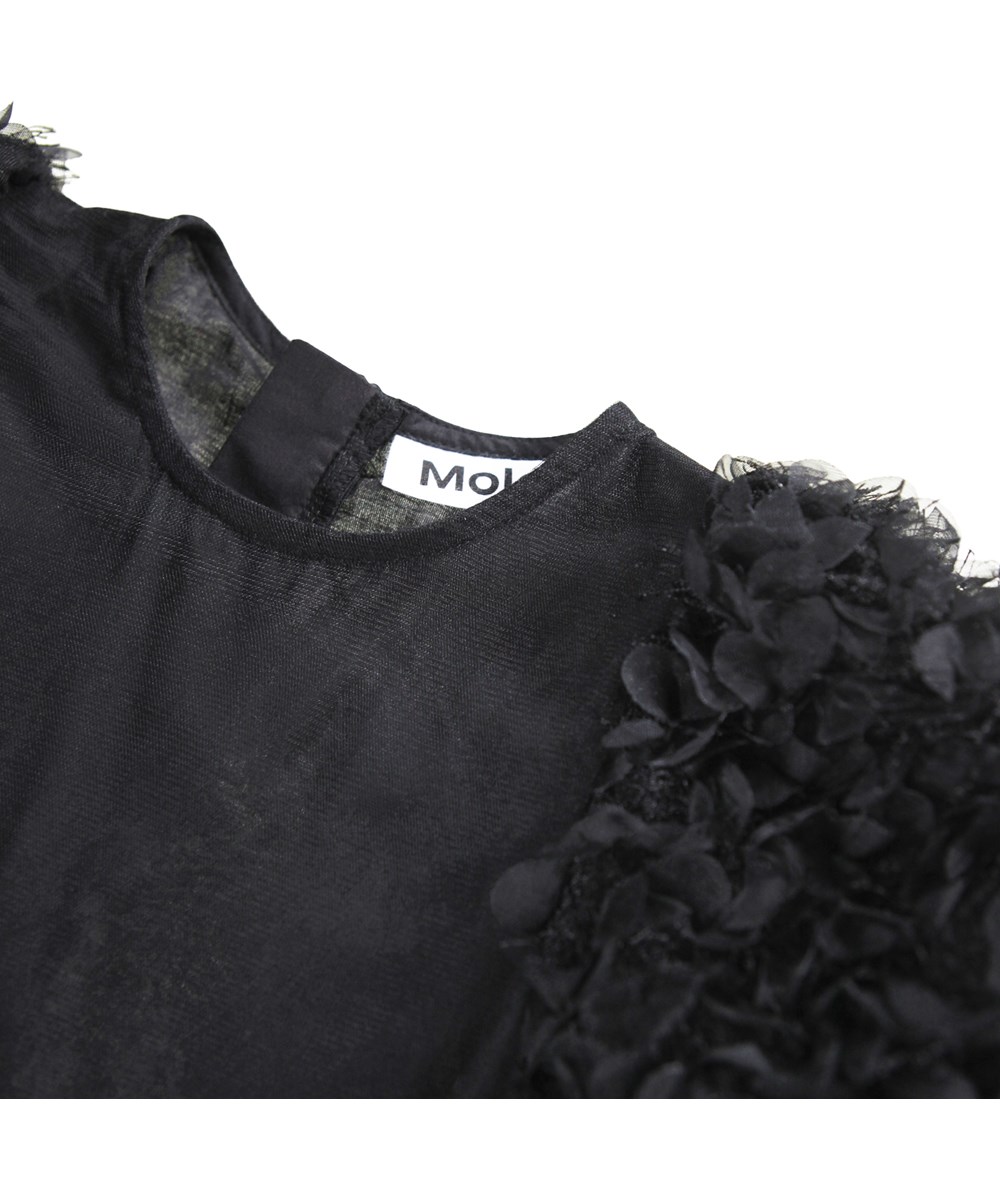 Cadrianna - Black - Kortärmad svart klänning för barn med fina detaljer.