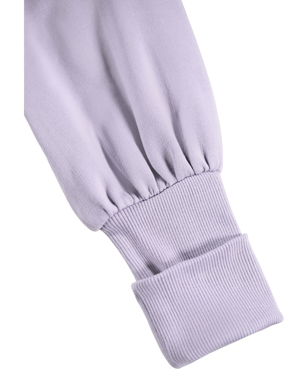 Caeley - Faded Purple - Ljuslila sweatshirtklänning för barn tillverkad av ekologisk bomull.