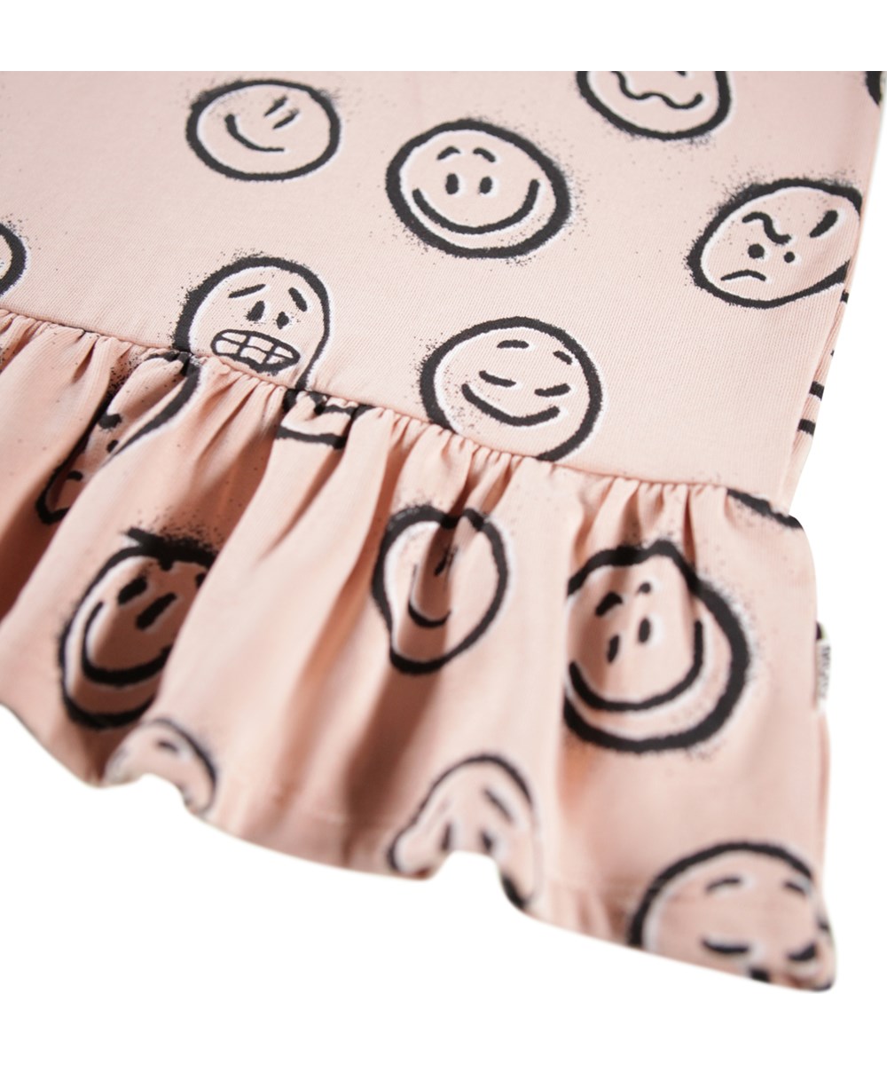 Cherice - Rose Cloud Moods - Rosa sweatshirtklänning för barn gjord av mjuk ekologisk bomull med smileys i olika stämningar.