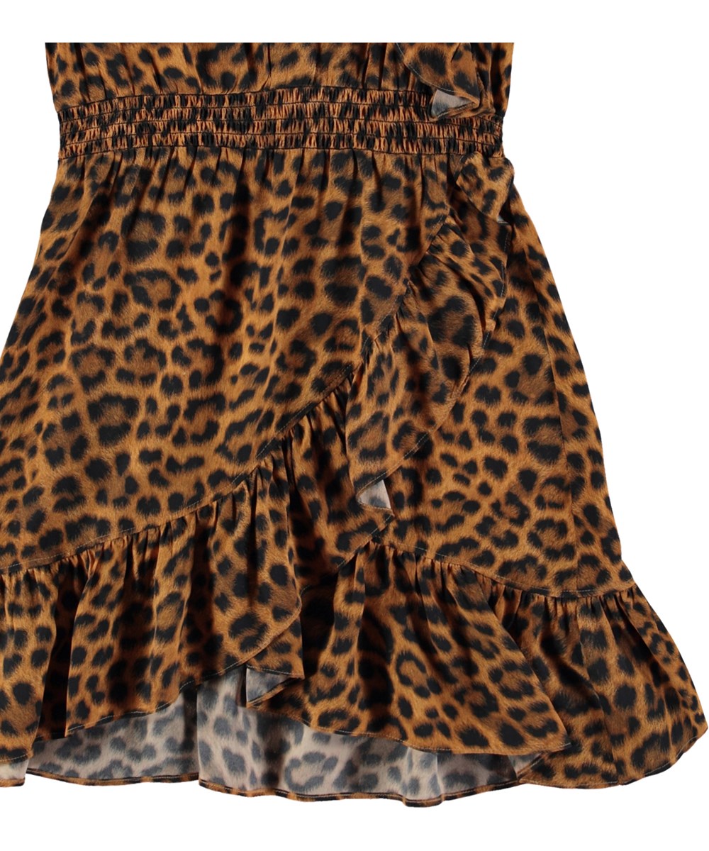 Cilicia - Summer Jaguar - Leopardfärgad omlottklänning med volangkant