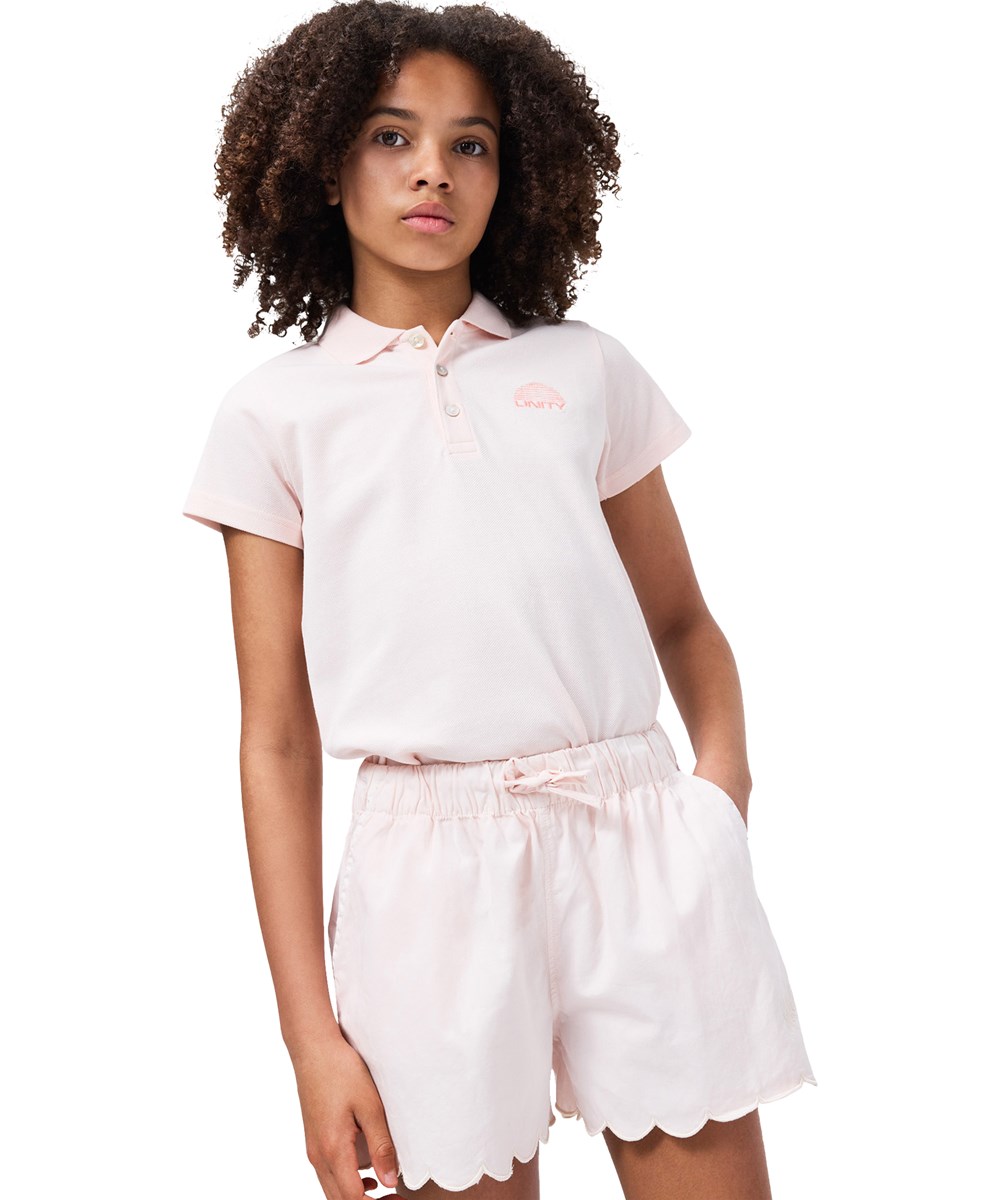 Addie - Cloud Pink - Rosa shorts för barn i ekologisk bomull med vågiga kanter