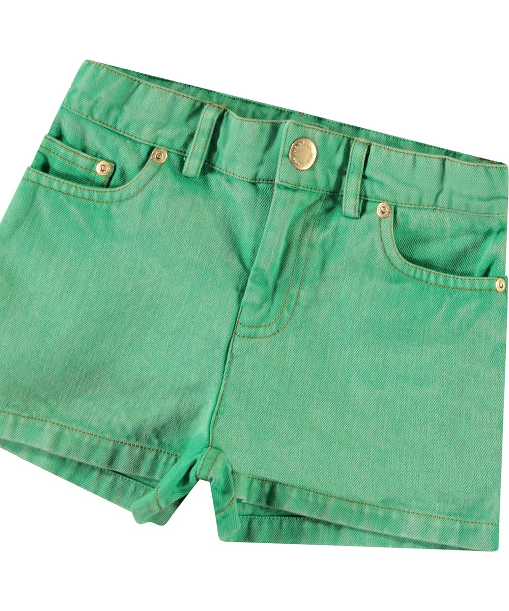 Amberly - Jungle Power - Gröna jeansshorts i ekologisk bomull för barn.