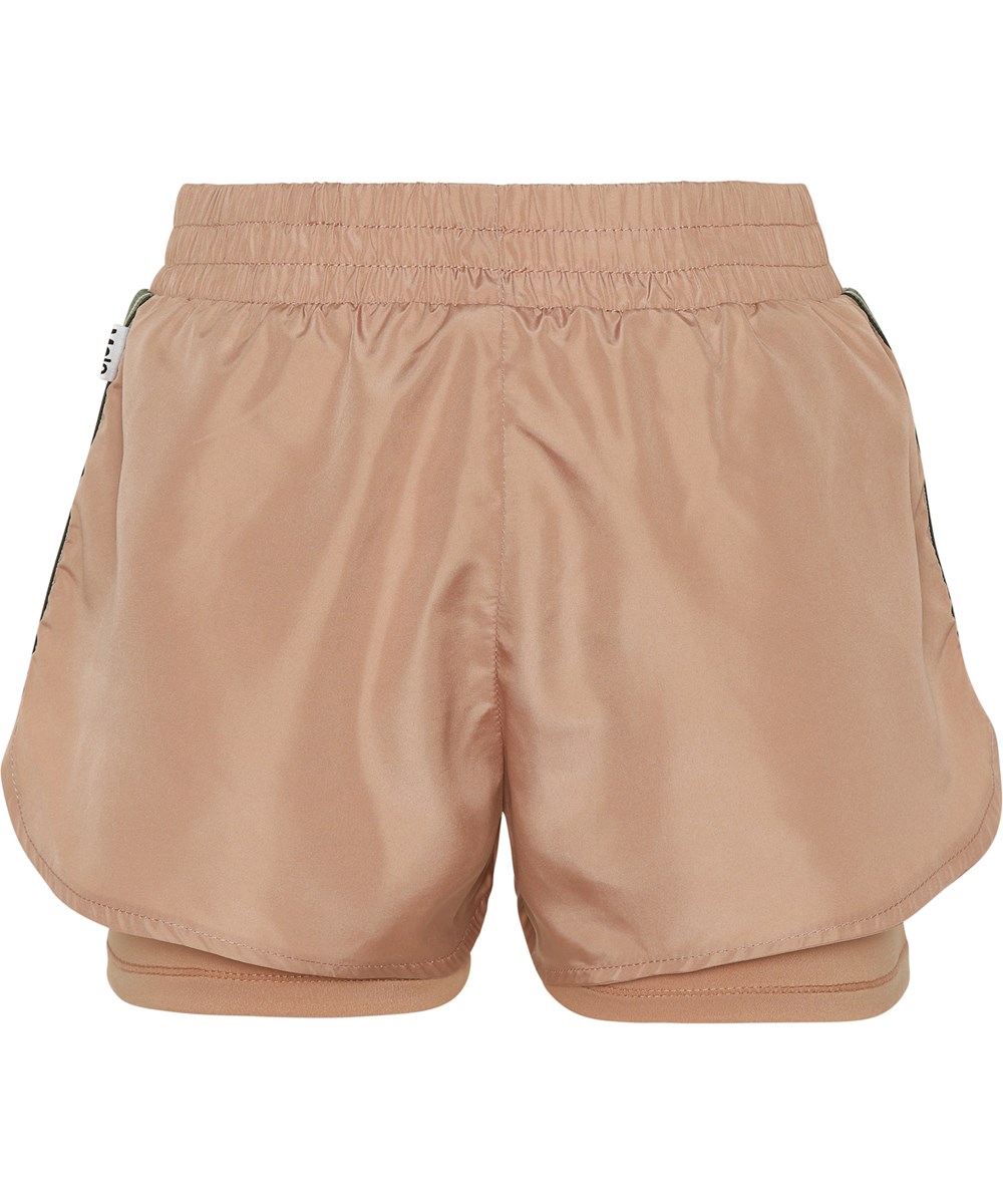 Omari - Rose Mist - Sportshorts i rosa beige med text