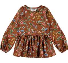 Renae T-shirts & Tops