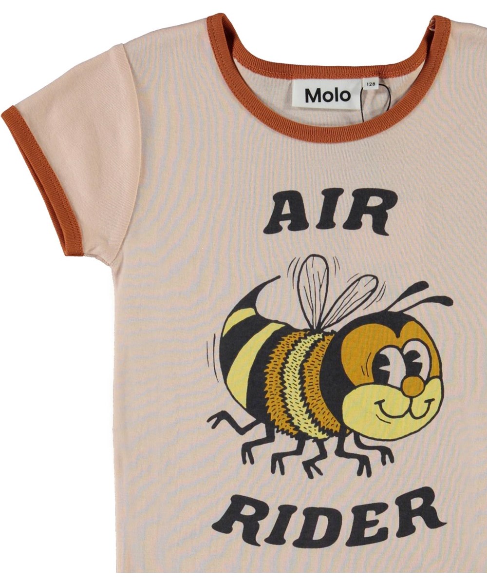 Rhiannon - Air Rider - Ekologisk rosa t-shirt med bi air rider