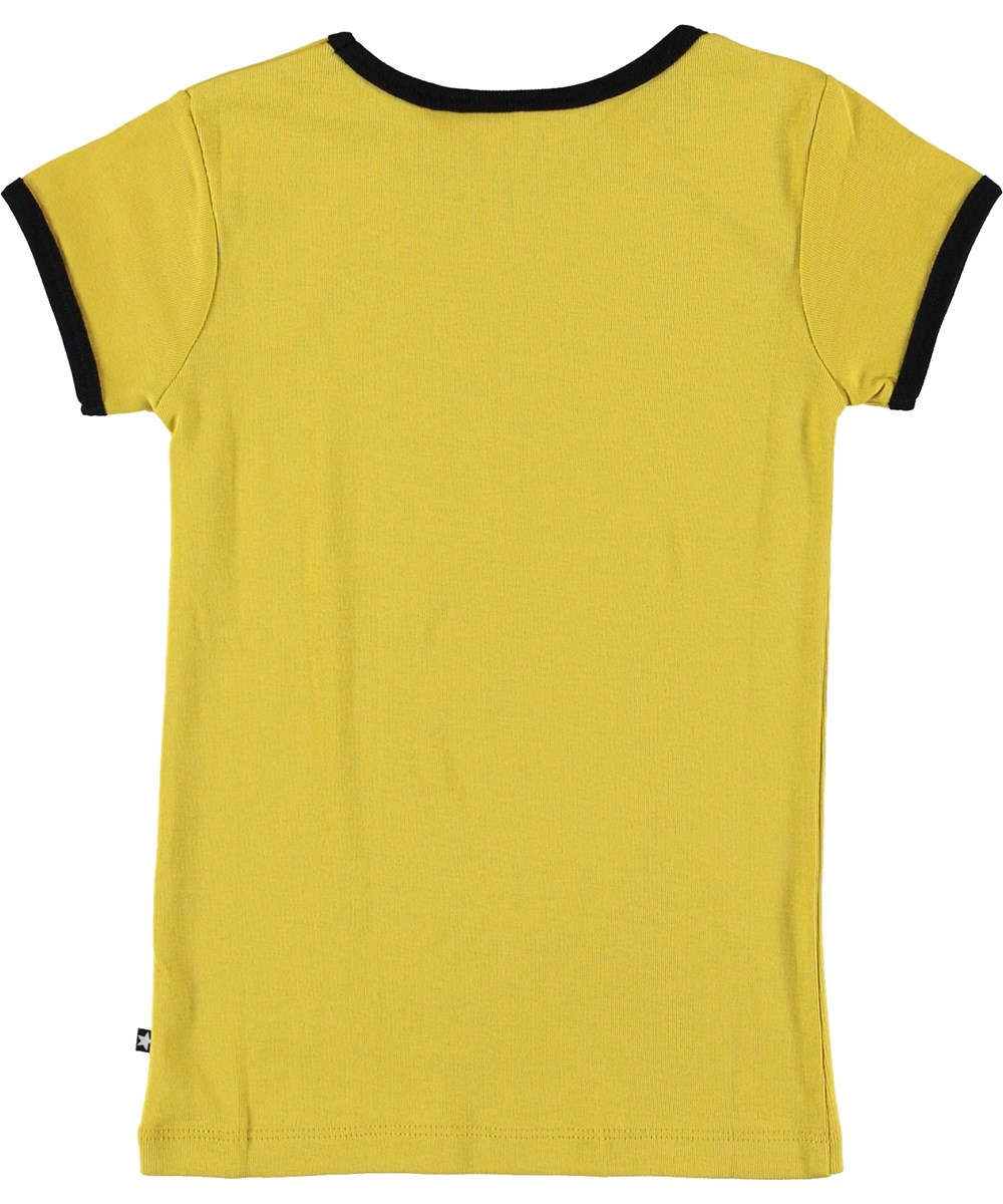 Rhiannon - Lioness - Gul t-shirt med lejon. 