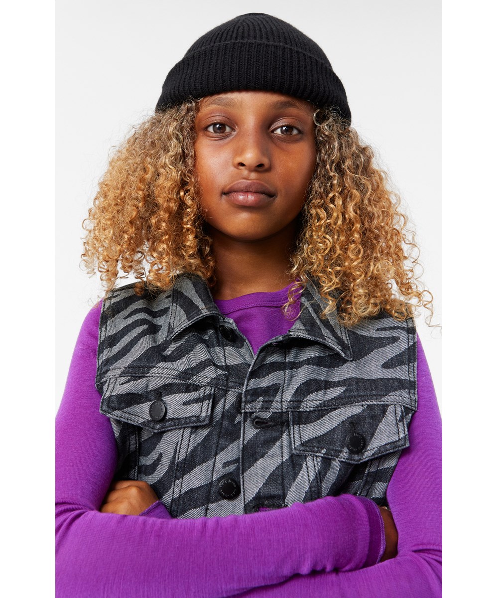 Rihanna Wool - Warm Purple - Lila tröja i merinoull med tight passform.