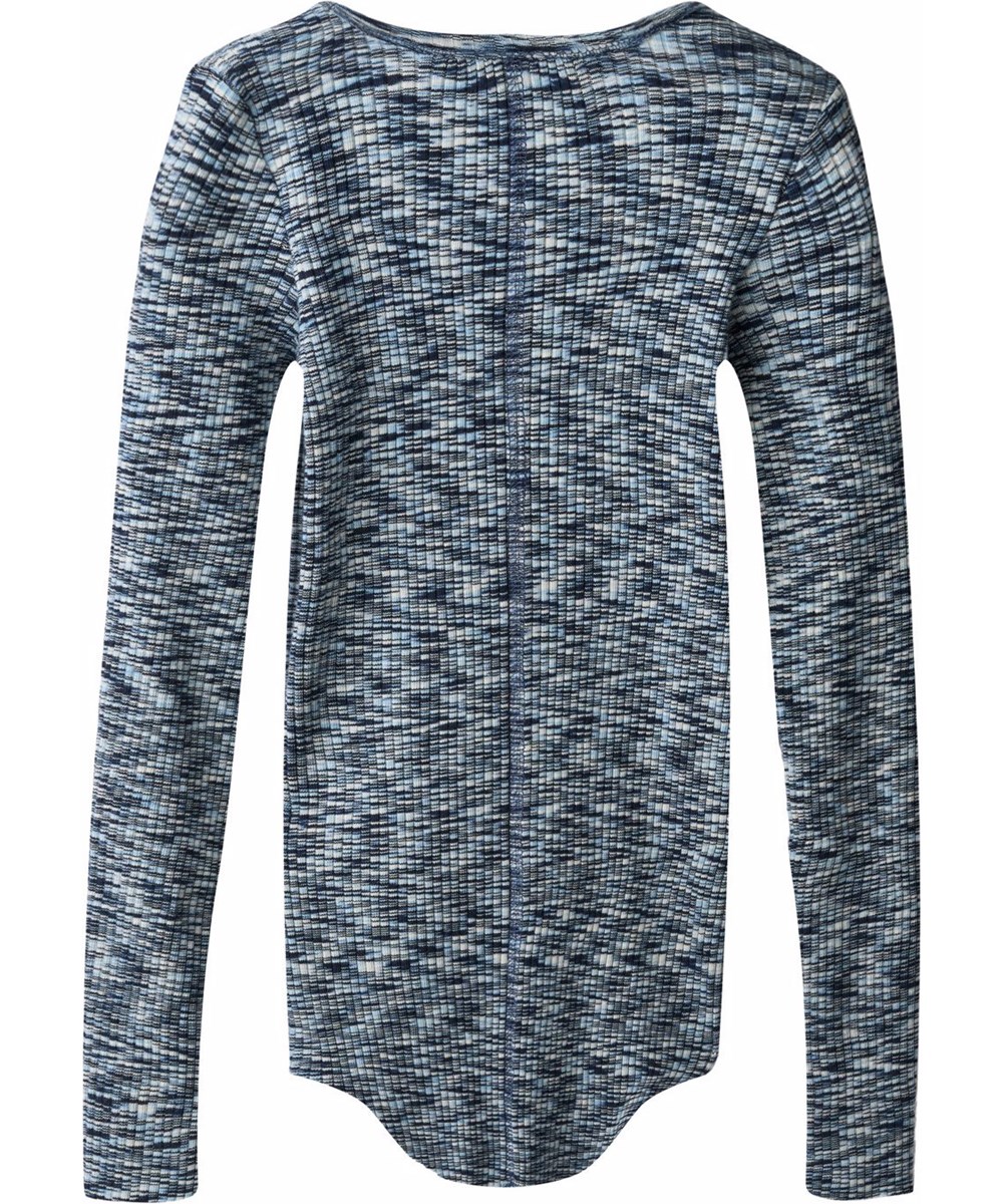 Rochelle - Blue Mouliné - Långärmad topp för barn i stretchig, ekologisk bomullsribb med en åtsittande passform, en rund halsringning och råa kanter på båda ärmarna med tumhål. Toppen är vävd i blå och vita färger som skapar ett fint mönster.