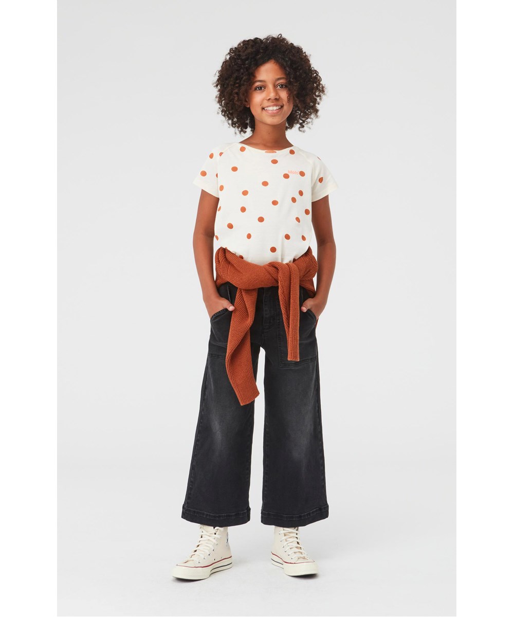 Rozalia - Autumn Dots - Ekologisk beige t-shirt med bruna prickar