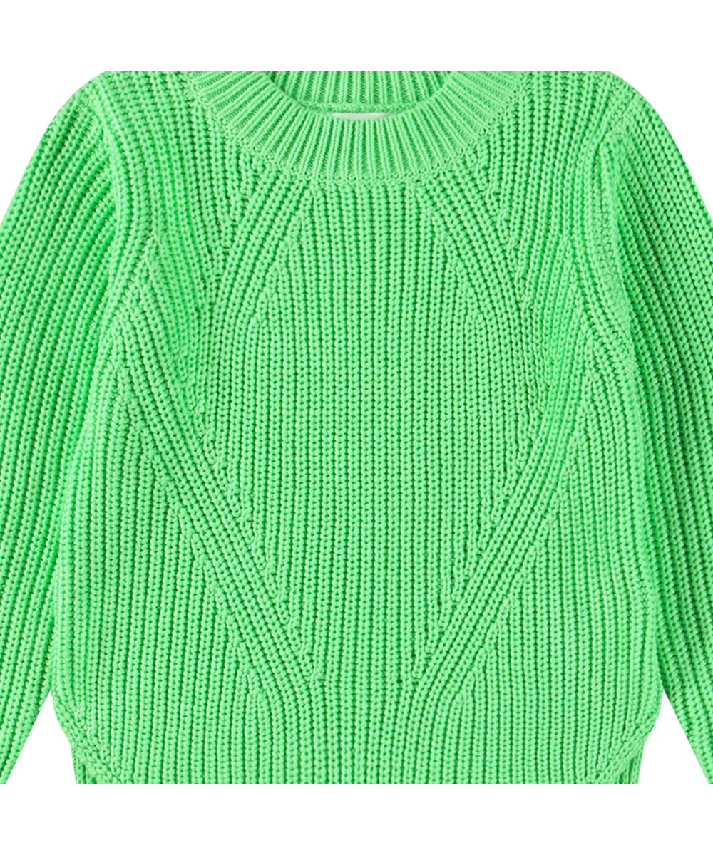 Gillis - Green Vibes - Grön stickad tröja för barn i mjuk ekologisk bomull med en rund hals.