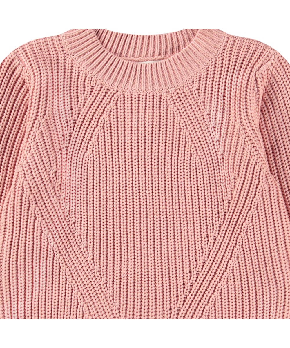 Gillis - Rosequartz - Rosa stickad tröja för barn i mjuk ekologisk bomull med en rund hals.